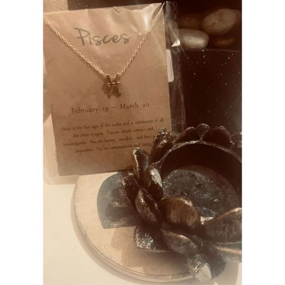 Pisces GOLD ZODIAC STAR SIGN HOROSCOPE NECKLACE - Picture 7 of 10